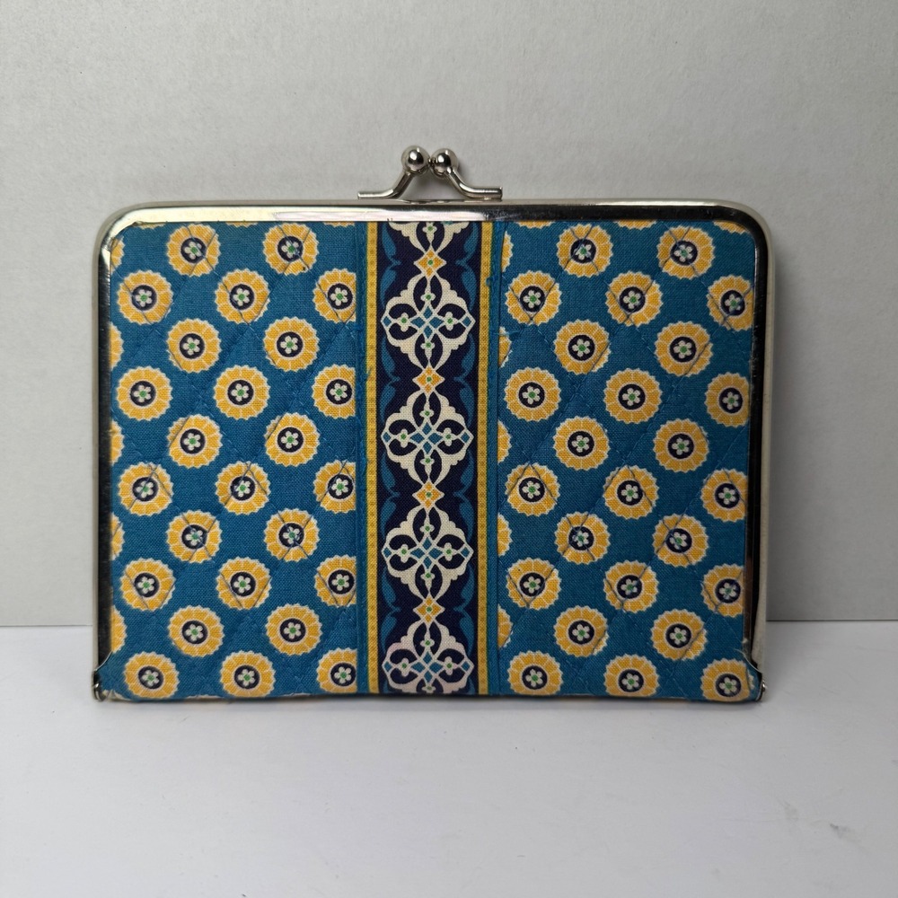 Vera Bradley Hugs N Kisses Clutch 12-Photo Kisslock Wallet Riviera Blue Floral